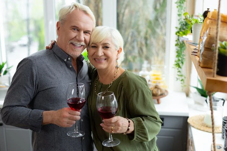 happy retirees enjoying life after equity indexed annuities rollover


