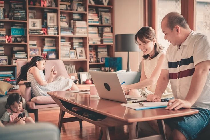 Last Chance This Fall Semester: What to Do With Your Leftover 529 Contribution Room Family reviewing 529 plan contributions after fall semester tuition payment to maximize year-end college savings before the December 31 state tax deadline.